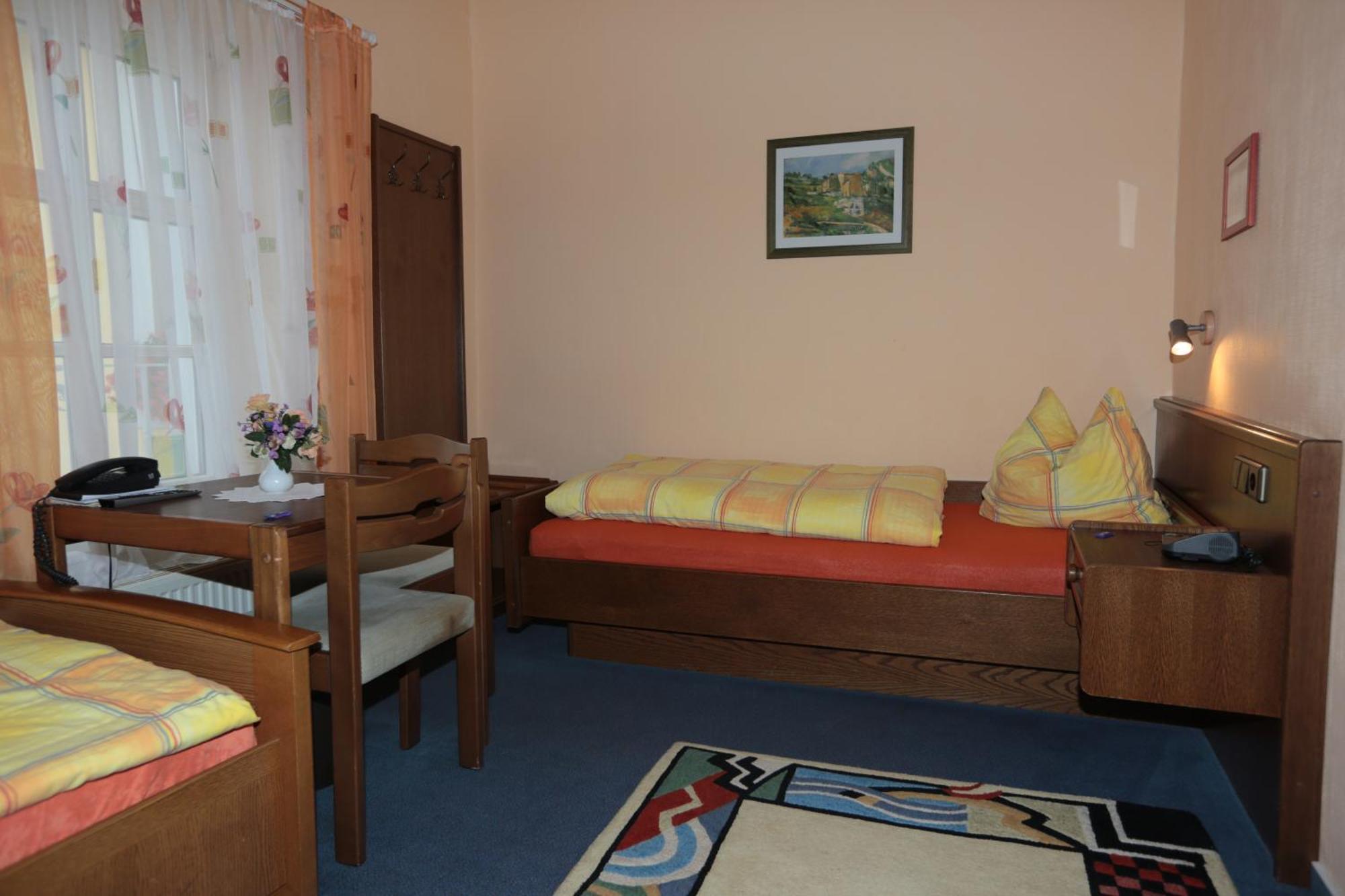 Hotel Zur Post Mulheim an der Mosel Room photo