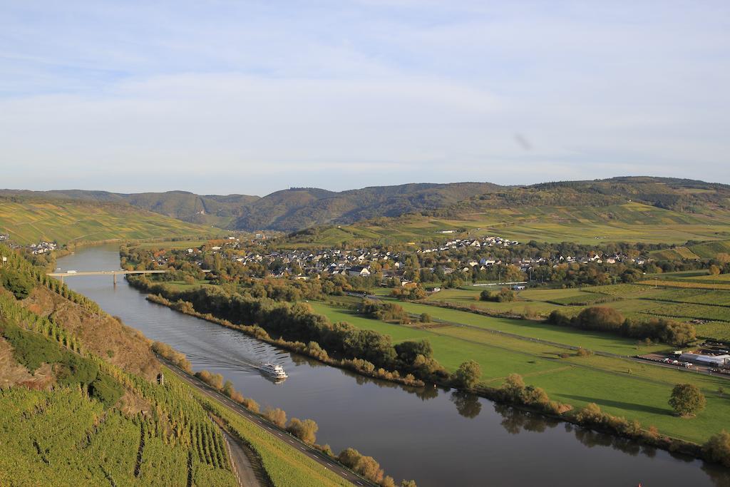 Hotel Zur Post Mulheim an der Mosel Exterior photo