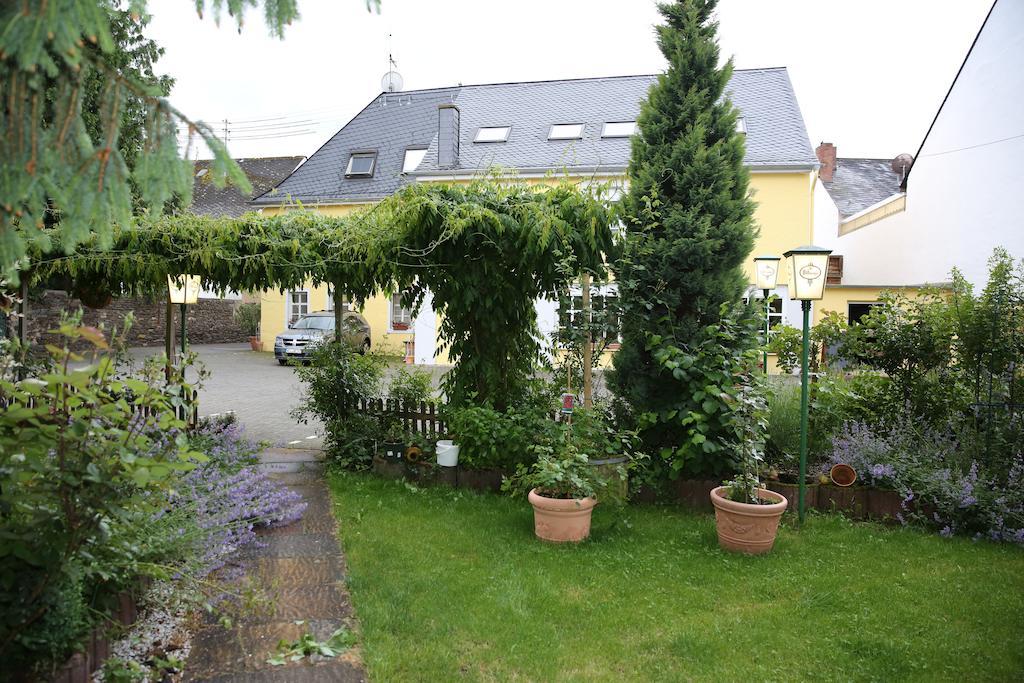 Hotel Zur Post Mulheim an der Mosel Exterior photo